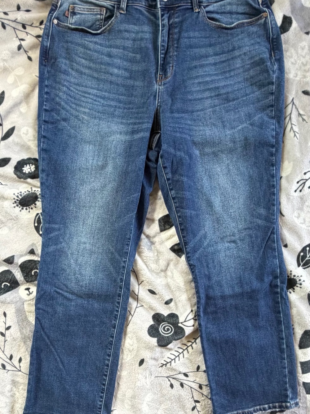 Classic Women’s Dark Blue Stretch Jeans